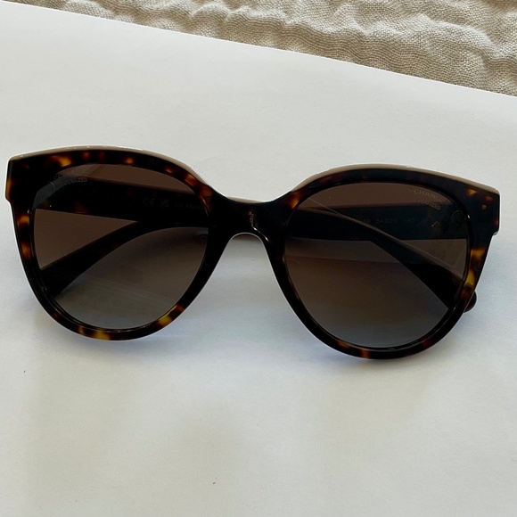 CHANEL Butterfly Sunglasses Style 5414 - Picture 3 of 5